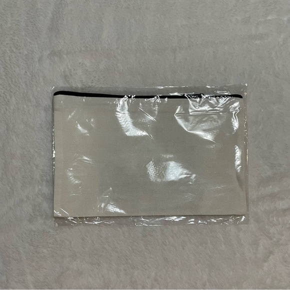 Alice In Wonderland Pouch Makeup Zippered - Picture 3 of 3